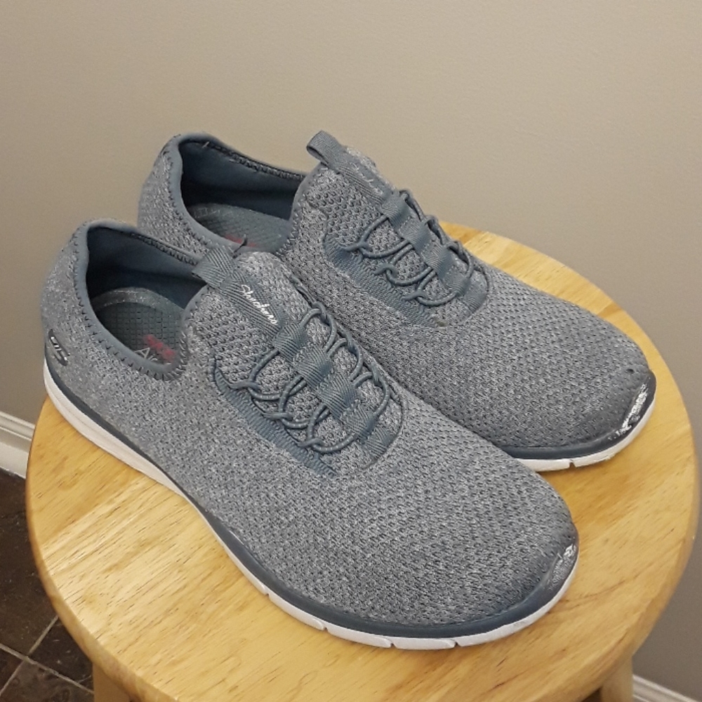 Skechers Air-cooled memory foam size 7.5
